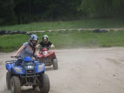 Gas geben auf der Quadbahn