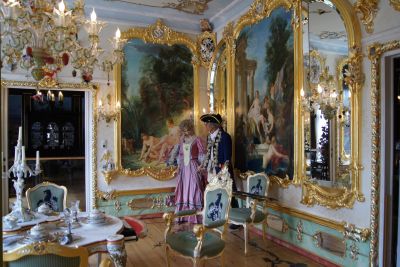 Kleiner Spielplatz im Außenbereich