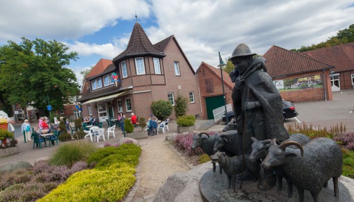 Bispingen Ansicht der Schäferstatue