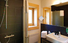 Kleiner Spielplatz im Außenbereich