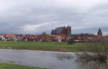 Kleiner Spielplatz im Außenbereich